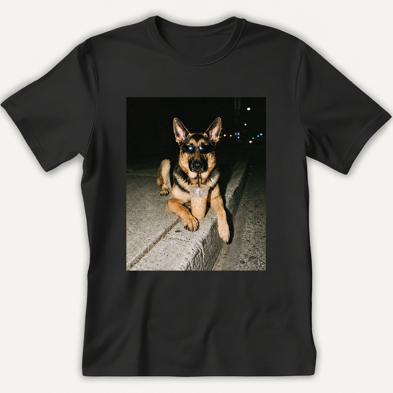 Personalisiertes Haustier T-Shirt – Iced Coffee im Vintage Streetstyle