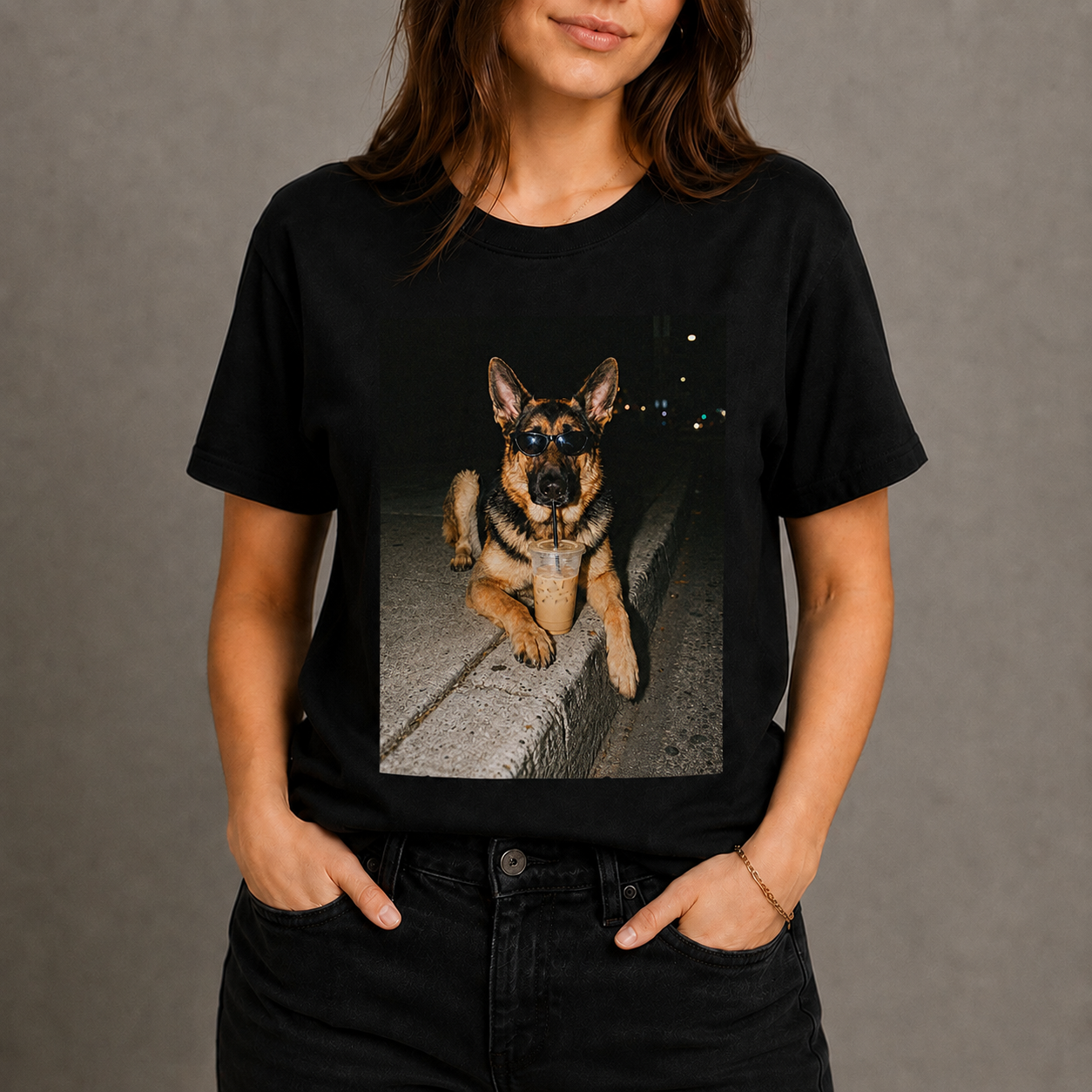 Personalisiertes Haustier T-Shirt – Iced Coffee im Vintage Streetstyle